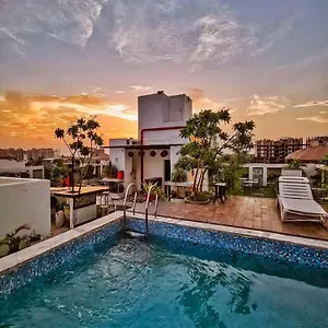Hotel Sahib'S Lighthouse - With Buffet Breakfast Hotel